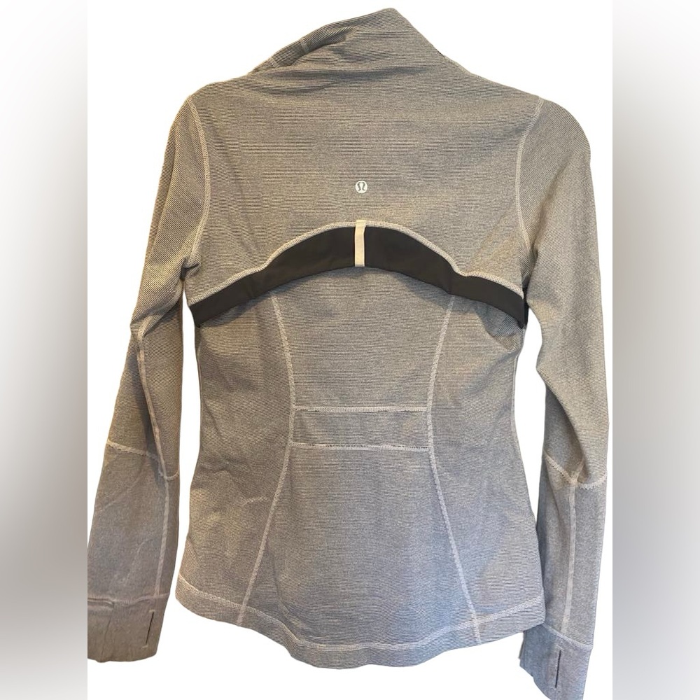 *Lululemon Active Jacket Size 8 - image 3